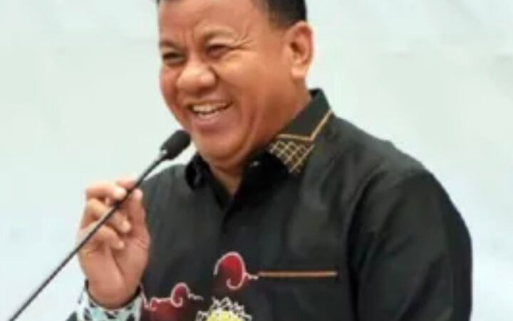 Sisi Lain Rompi Oranye Bang Suhardiman