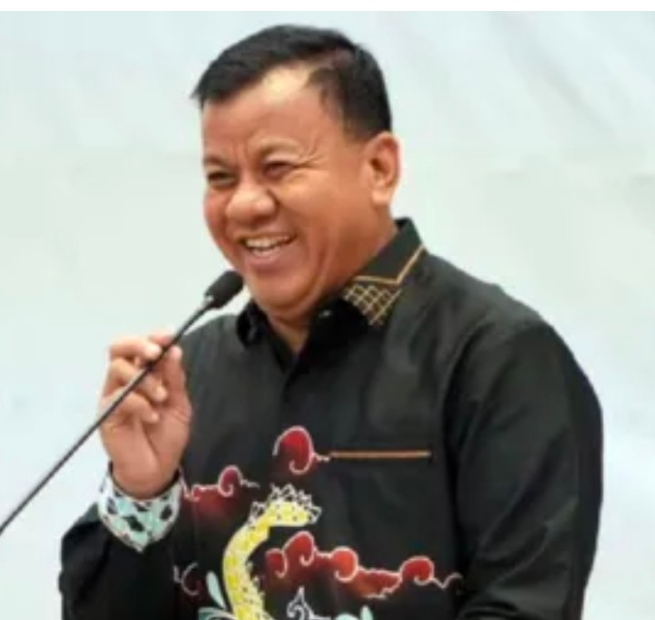 Sisi Lain Rompi Oranye Bang Suhardiman