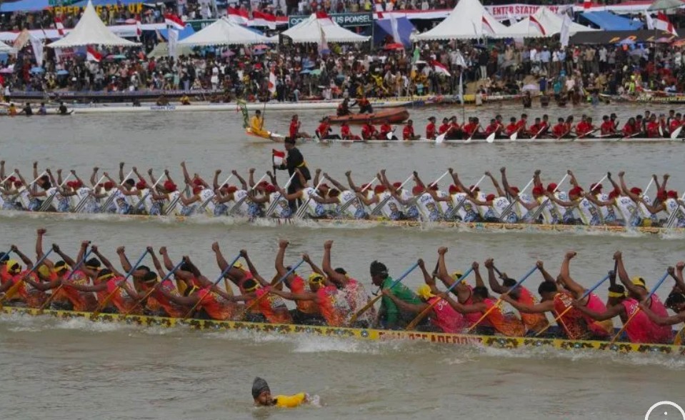 Sakralnya Pacu Jalur