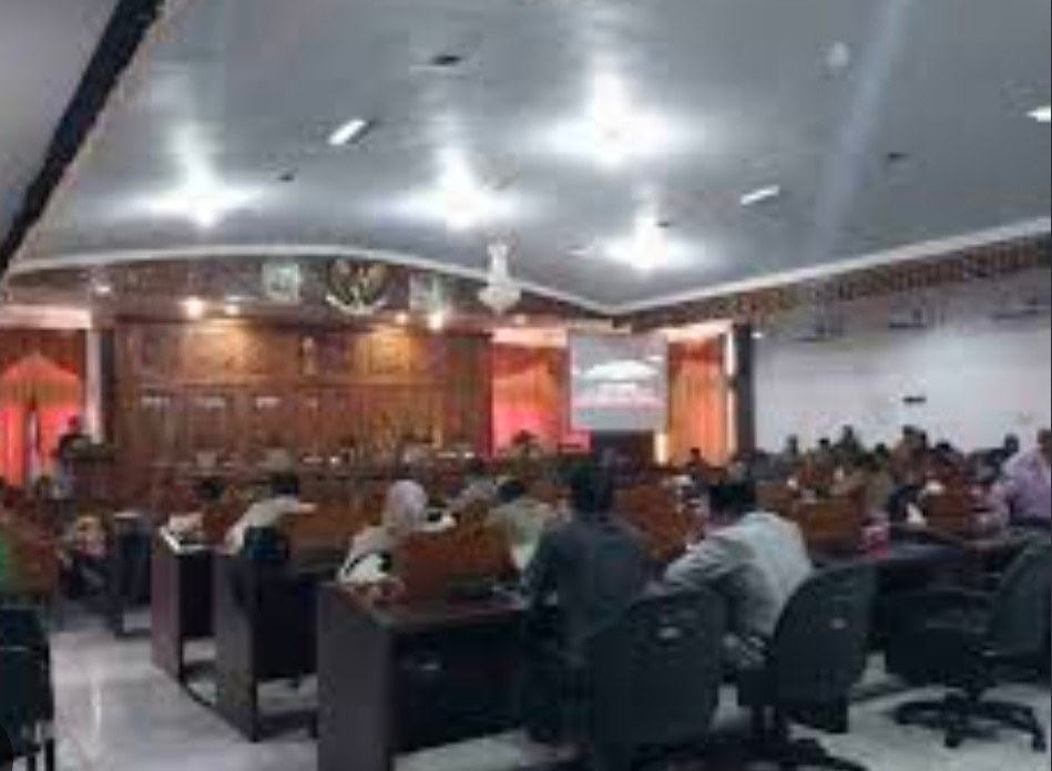 Keseleo Kata di Lembar Perda